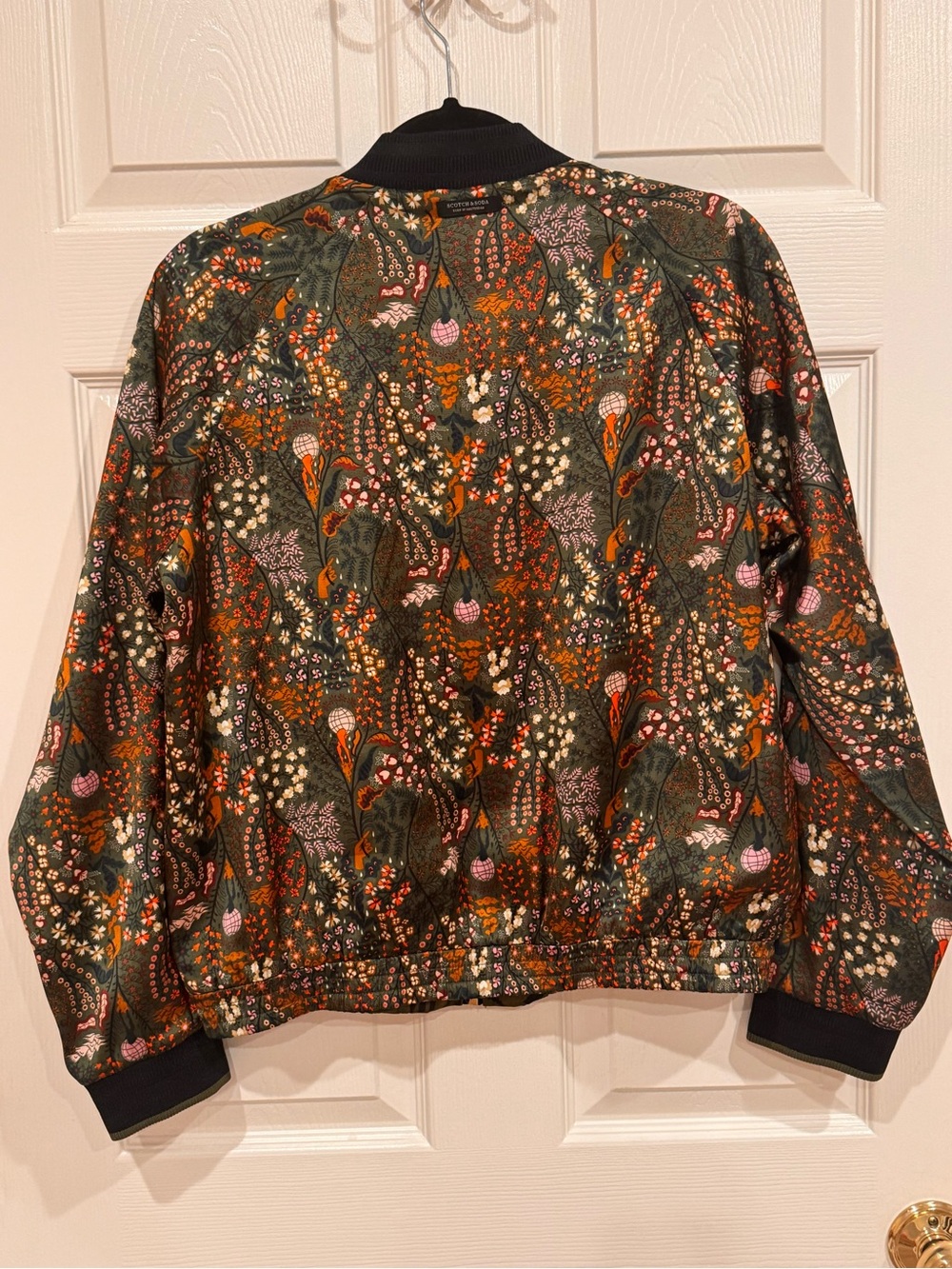 * Reversible* Scotch & Soda - Satin Floral Bomber Jacket with Gold Zipper - Picture 3 of 7